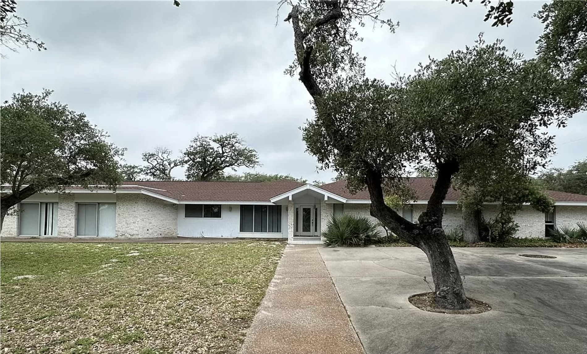 1405 Omohundro St, Rockport, TX 78382